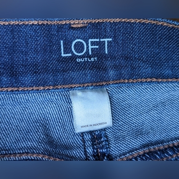 EUC LOFT Outlet dark wash 5 pocket cut off jean shorts frayed hem zip button fly - Picture 9 of 9